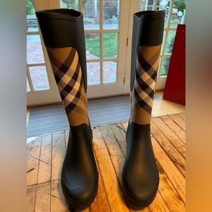 Burberry Clemence Rainboots!
